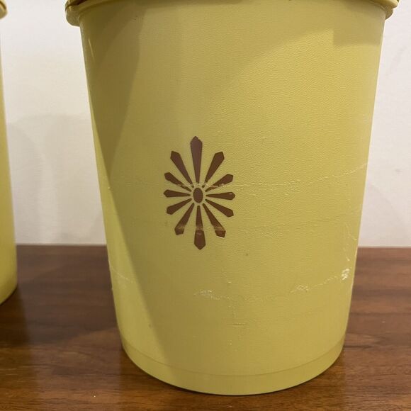 Tupperware Servalier Nesting Canister Set Yellow Set of 4 With Lids - Picture 5 of 11